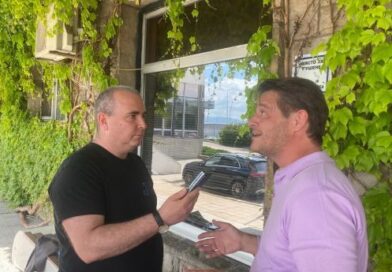 Жулиен Дасен: Песента е история, а не алгоритъм на изкуствения интелект